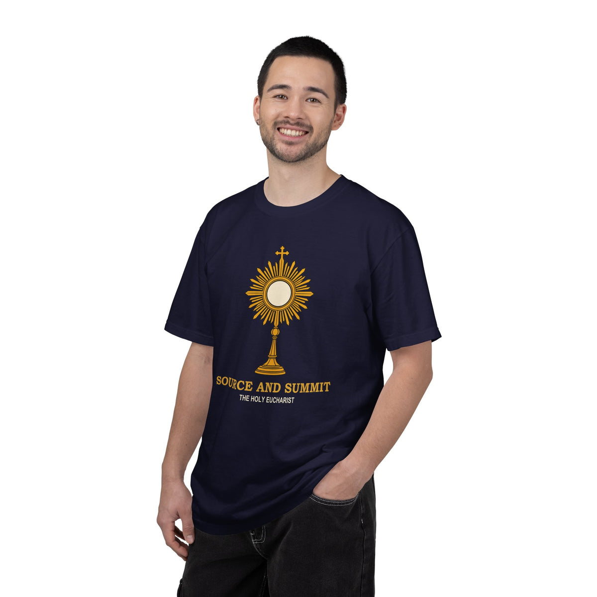 Camiseta «La Eucaristía, fuente y cumbre», camiseta católica con custodia, camiseta de adoración, regalo para la Primera Comunión