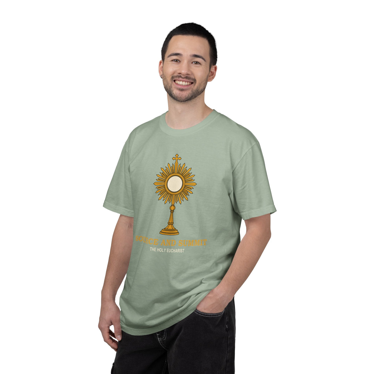 Camiseta «La Eucaristía, fuente y cumbre», camiseta católica con custodia, camiseta de adoración, regalo para la Primera Comunión