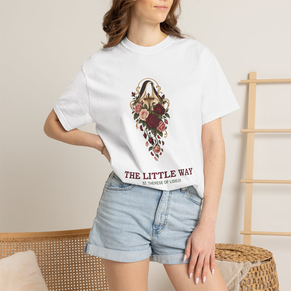 T-Shirt der heiligen Therese von Lisieux, katholisches T-Shirt zum kleinen Weg, Blumen-Shirt mit Heiligenmotiv, katholisches Geschenk für Frauen