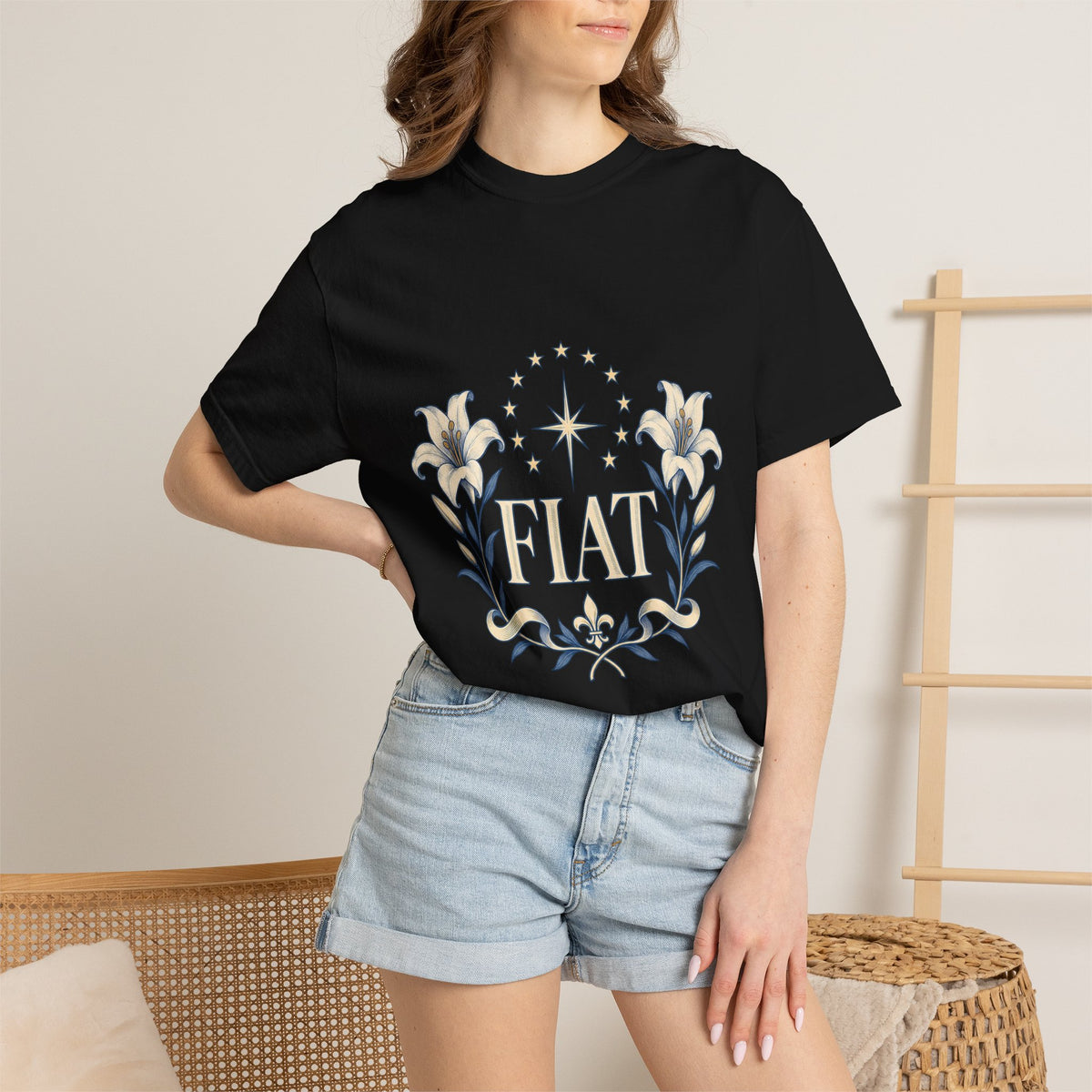 Camiseta unisex Fiat con lirios marianos | Camiseta católica de Nuestra Señora