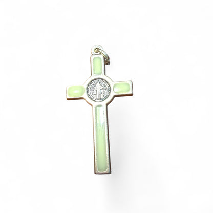 Cruz de São Bento - Esmalte que brilha no escuro - Abençoada pelo Papa Leão XIV